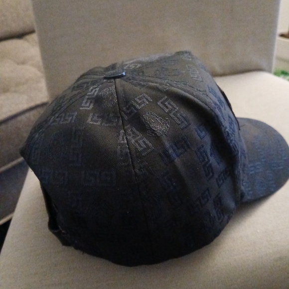 Versace Black Cap with Medusa Logo - Picture 7 of 15